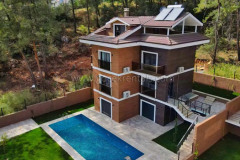 Satılık Havuzlu Villa