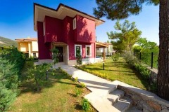 fethiye-göcekte-bahçeli-havuzlu-villa