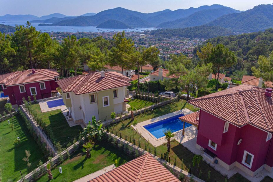 Göcek'te Özel Havuzlu Deniz Manzaralı Satılık Tripleks Villa