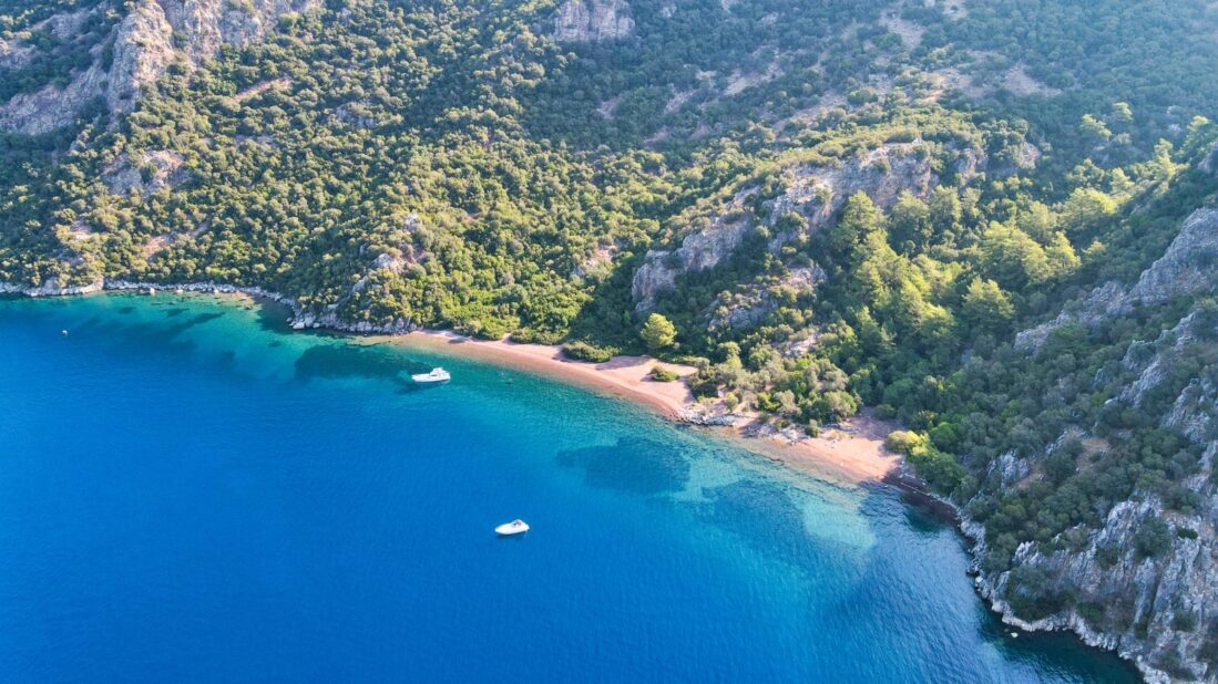 Marmaris'te Satılık Turizm İmarlı Plajlı Arsa Arazi