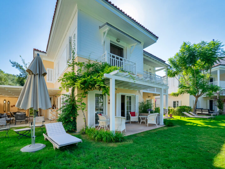Poolside Villa in Portville Göcek