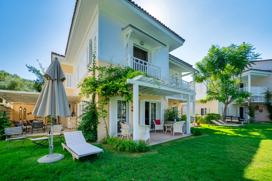 Poolside Villa in Portville Göcek